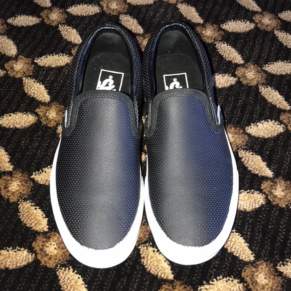 black slip on vans size 5